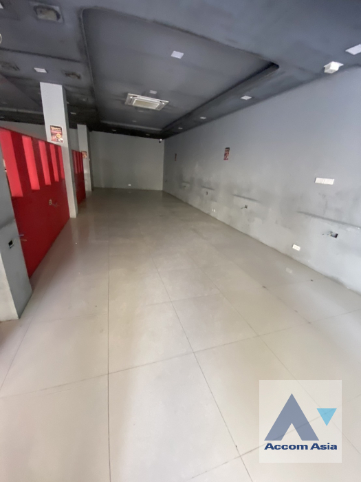  Shophouse For Rent in Sukhumvit, Bangkok  (AA41289)