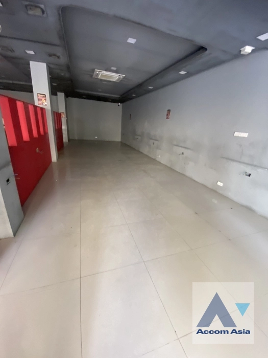 4  Building For Rent in sukhumvit ,Bangkok  AA41289