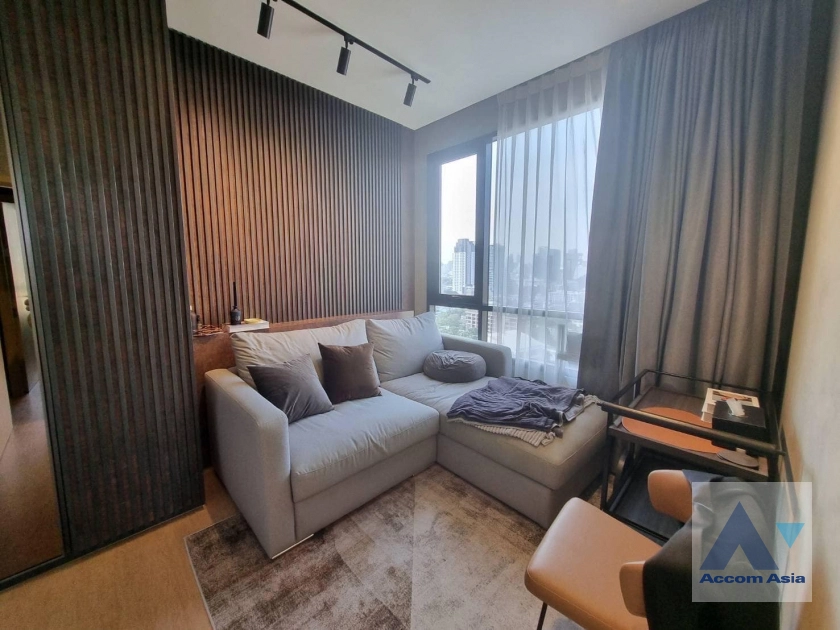 Corner Unit, Fully Furnished |  2 Bedrooms  Condominium For Rent in Sukhumvit, Bangkok  near BTS Ekkamai (AA41293)