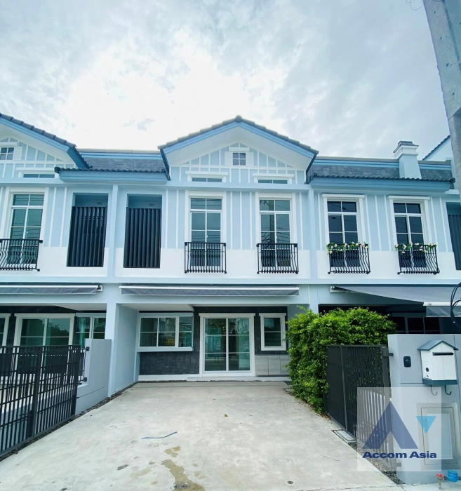 Fully Furnished |  3 Bedrooms  Townhouse For Rent in Pattanakarn, Bangkok  near BTS Udomsuk (AA41298)