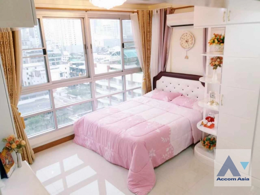 Newly renovated |  2 Bedrooms  Condominium For Rent in Phaholyothin, Bangkok  near BTS Phaya Thai (AA41300)