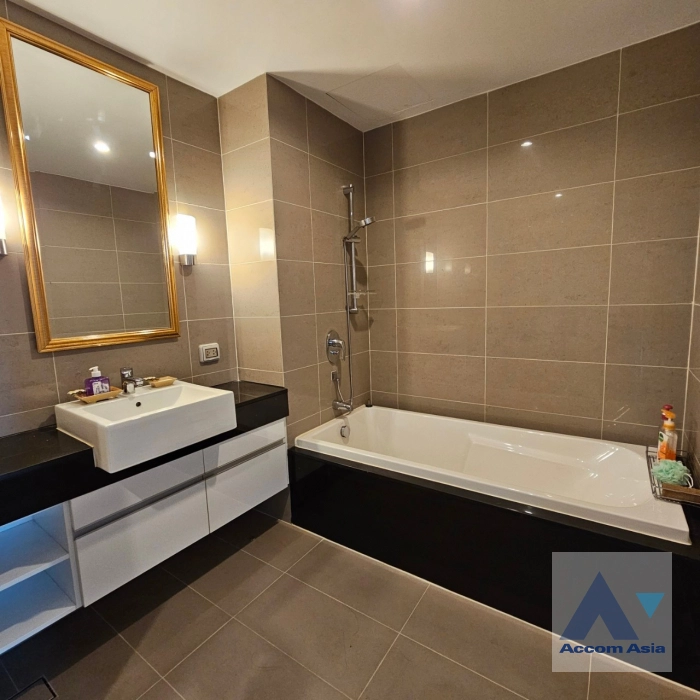 31  3 br Condominium For Sale in Ratchadapisek ,Bangkok MRT Rama 9 at Supalai Wellington AA41312