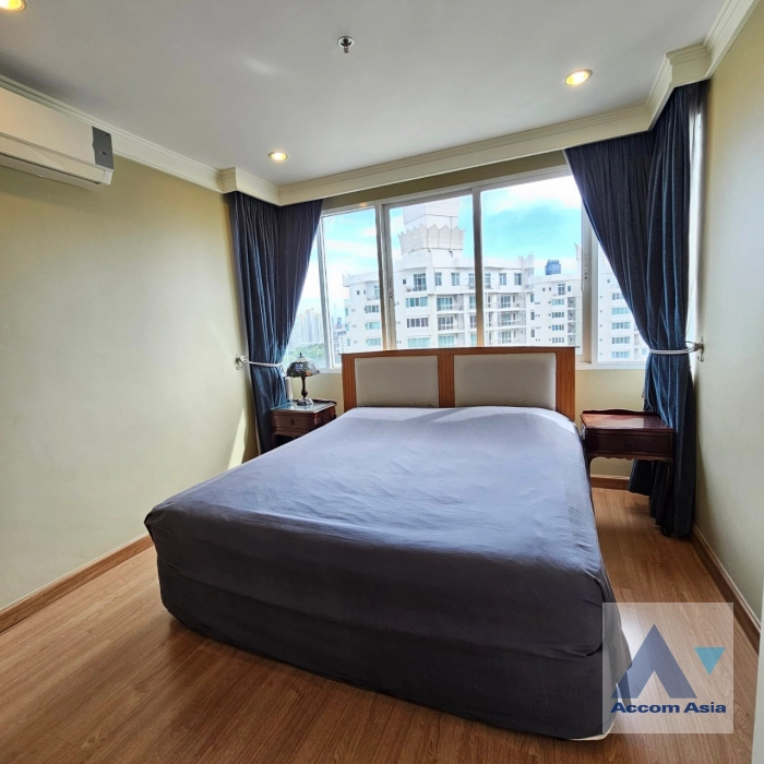 17  3 br Condominium For Sale in Ratchadapisek ,Bangkok MRT Rama 9 at Supalai Wellington AA41312