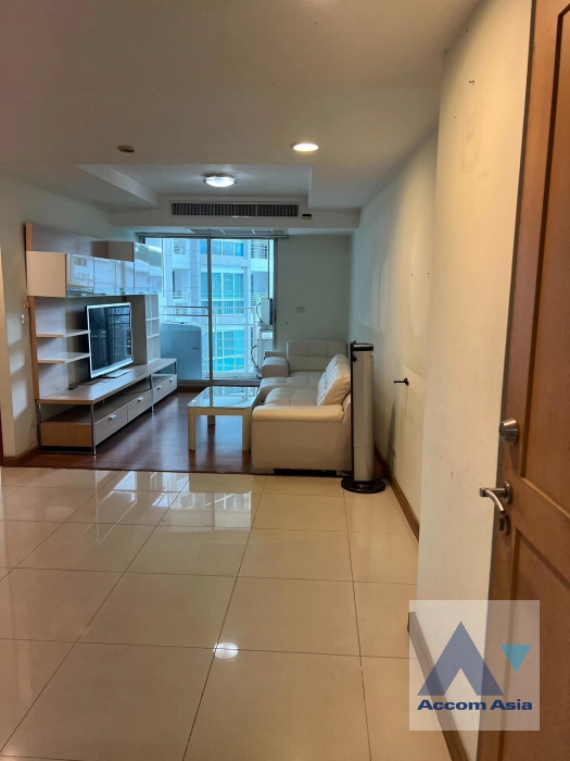  2 Bedrooms  Condominium For Sale in Phaholyothin, Bangkok  near BTS Saphan-Kwai (AA41314)