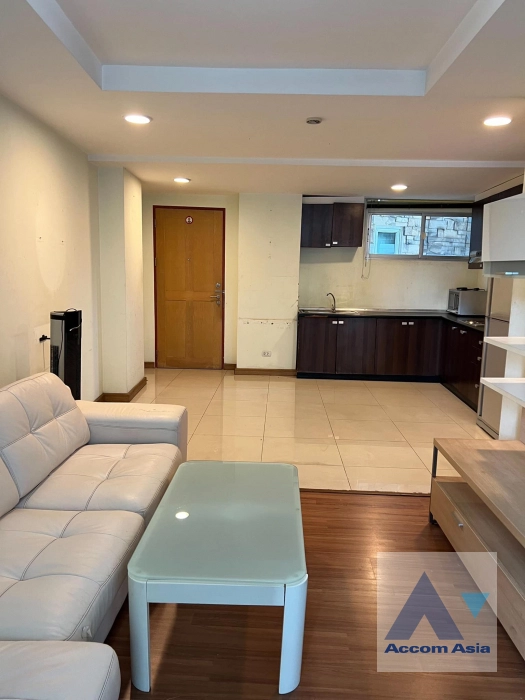  2 Bedrooms  Condominium For Sale in Phaholyothin, Bangkok  near BTS Saphan-Kwai (AA41314)