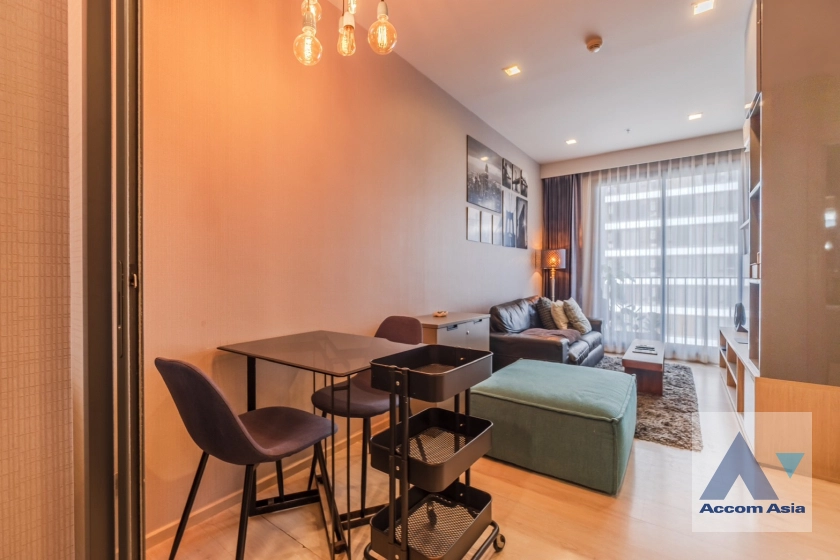  2 Bedrooms  Condominium For Sale in Sukhumvit, Bangkok  near BTS Ekkamai (AA41320)