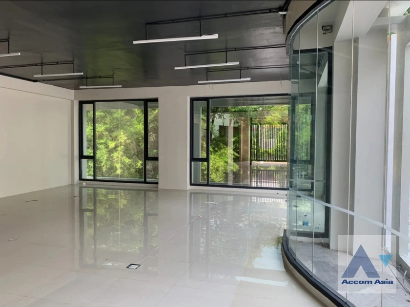 Home Office |  4 Bedrooms  House For Rent in Sukhumvit, Bangkok  near BTS Phrom Phong (AA41323)
