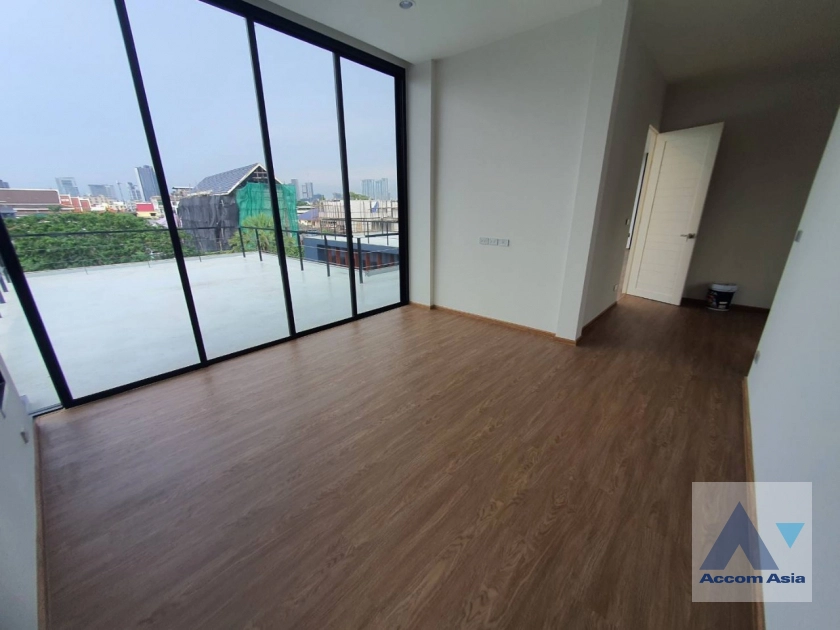 20  5 br House for rent and sale in Sukhumvit ,Bangkok BTS Bang Chak AA41324