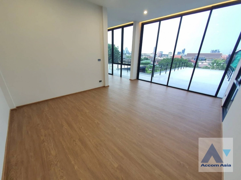 14  5 br House for rent and sale in Sukhumvit ,Bangkok BTS Bang Chak AA41324