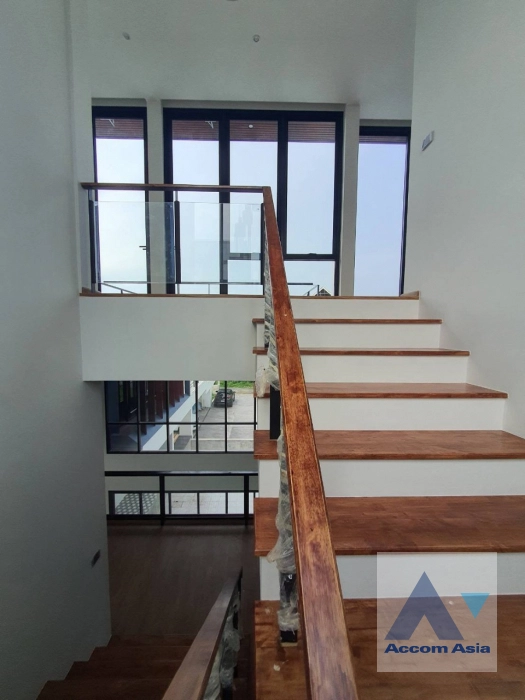 12  5 br House for rent and sale in Sukhumvit ,Bangkok BTS Bang Chak AA41324