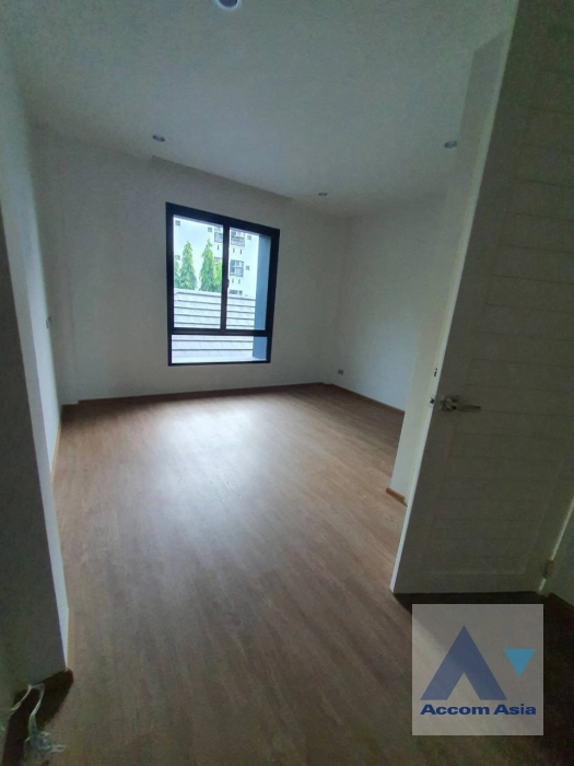 27  5 br House for rent and sale in Sukhumvit ,Bangkok BTS Bang Chak AA41324