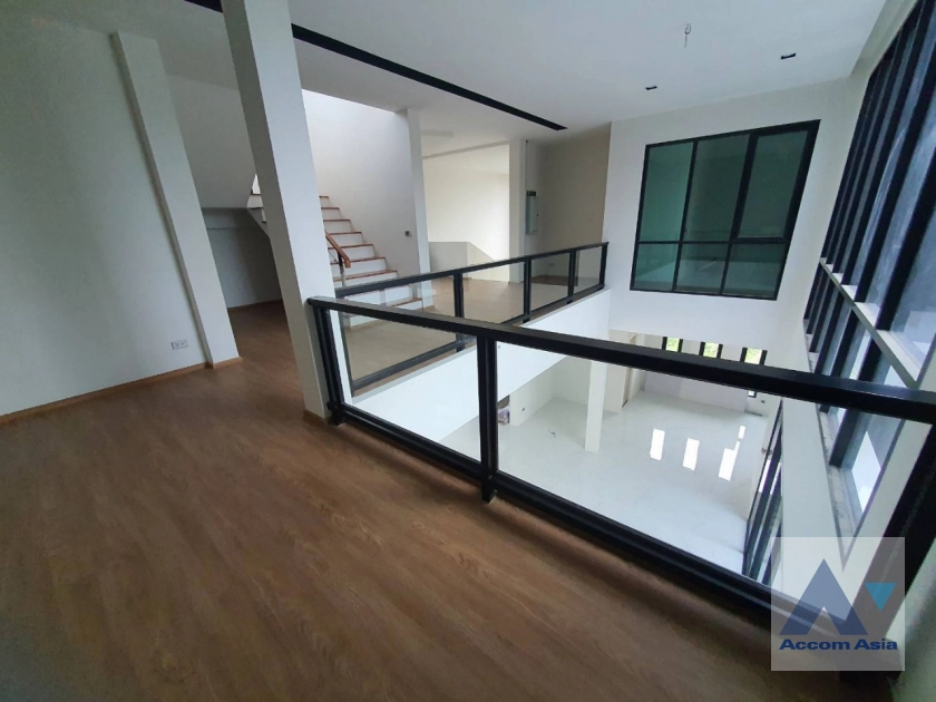 18  5 br House for rent and sale in Sukhumvit ,Bangkok BTS Bang Chak AA41324