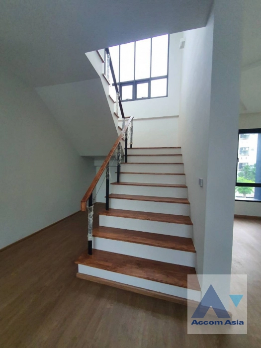 8  5 br House for rent and sale in Sukhumvit ,Bangkok BTS Bang Chak AA41324