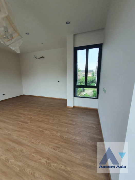 11  5 br House for rent and sale in Sukhumvit ,Bangkok BTS Bang Chak AA41324