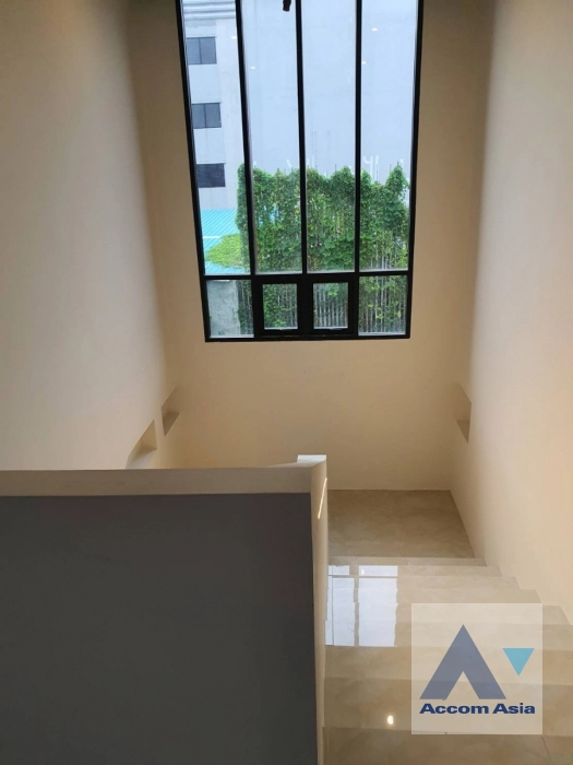 34  5 br House for rent and sale in Sukhumvit ,Bangkok BTS Bang Chak AA41324