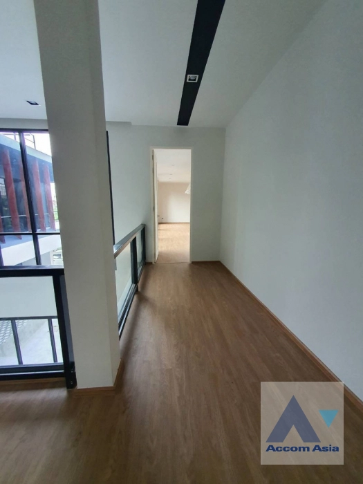 23  5 br House for rent and sale in Sukhumvit ,Bangkok BTS Bang Chak AA41324