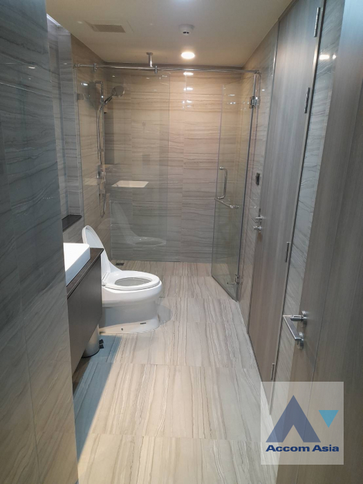 9  1 br Condominium For Rent in Ploenchit ,Bangkok BTS Ratchadamri - MRT Silom at KLASS Sarasin Rajdamri AA41326