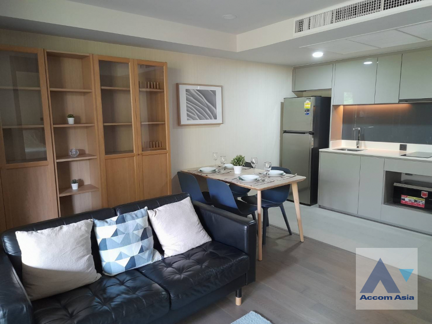  1 Bedroom  Condominium For Rent in Ploenchit, Bangkok  near BTS Ratchadamri - MRT Silom (AA41326)