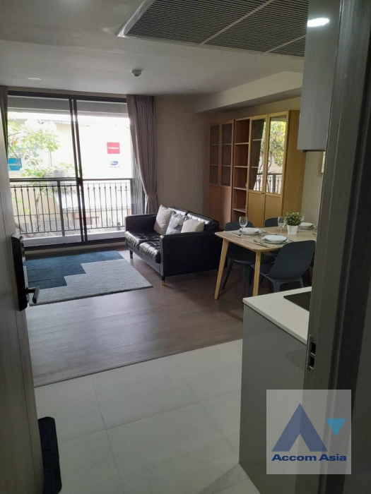  1 Bedroom  Condominium For Rent in Ploenchit, Bangkok  near BTS Ratchadamri - MRT Silom (AA41326)