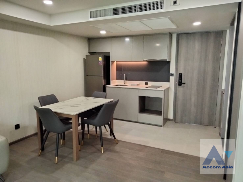  1 Bedroom  Condominium For Rent in Ploenchit, Bangkok  near BTS Ratchadamri - MRT Silom (AA41327)