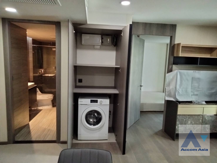 8  1 br Condominium For Rent in Ploenchit ,Bangkok BTS Ratchadamri - MRT Silom at KLASS Sarasin Rajdamri AA41327