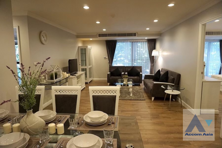  3 Bedrooms  Condominium For Rent in Sathorn, Bangkok  near BTS Chong Nonsi - MRT Lumphini (AA41330)