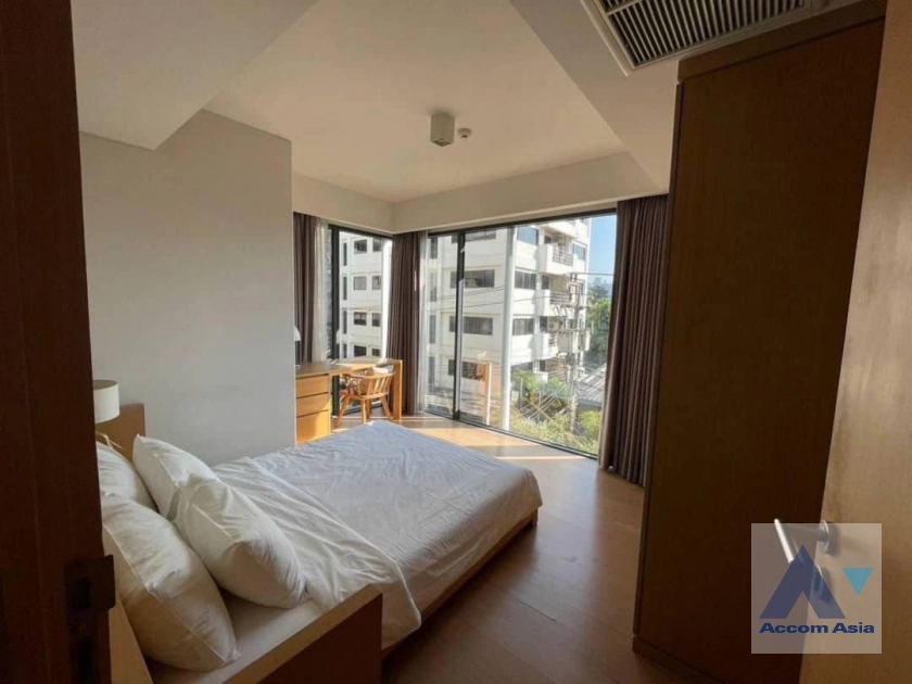  2 Bedrooms  Condominium For Rent in Sukhumvit, Bangkok  near BTS Phrom Phong (AA41335)