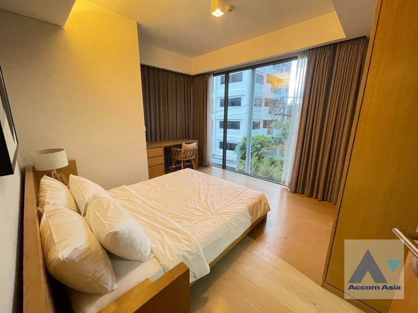  2 Bedrooms  Condominium For Rent in Sukhumvit, Bangkok  near BTS Phrom Phong (AA41335)