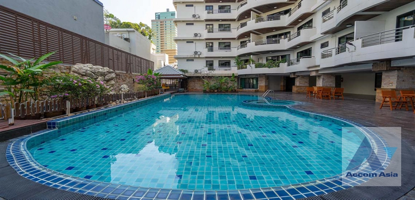  3 Bedrooms  Apartment For Rent in Sukhumvit, Bangkok  near BTS Asok - MRT Sukhumvit (AA41339)