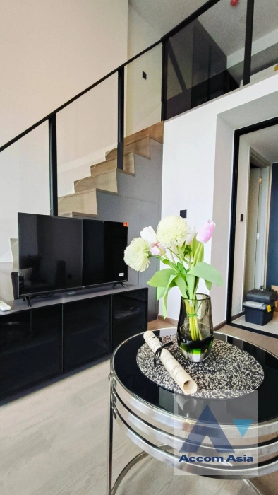  1 Bedroom  Condominium For Rent in Silom, Bangkok  (AA41340)