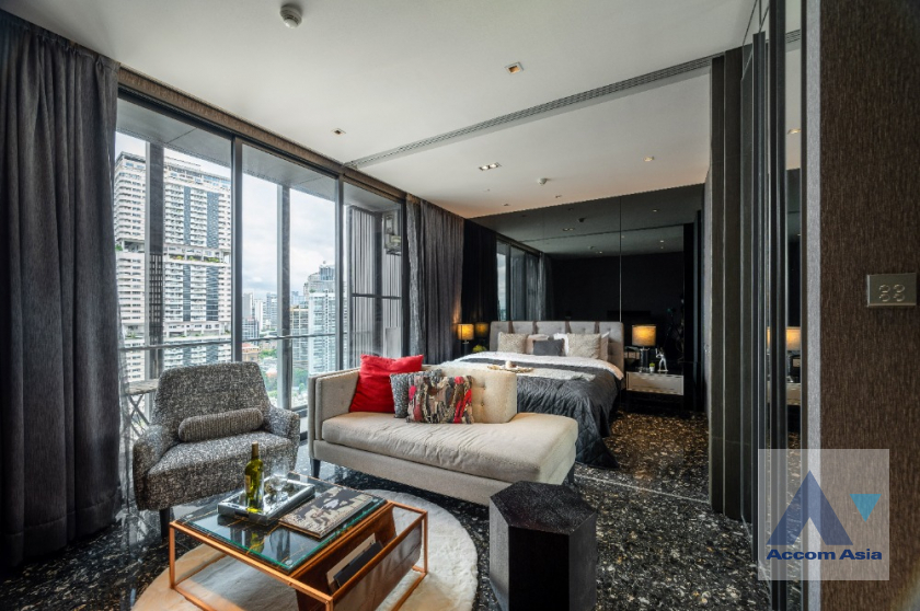  1 Bedroom  Condominium For Sale in Sukhumvit, Bangkok  near BTS Thong Lo (AA41343)