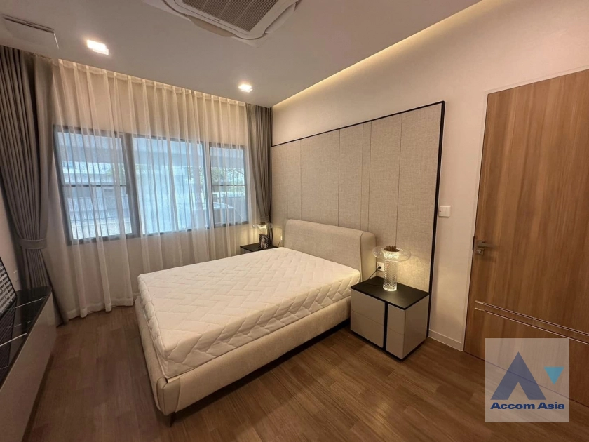 8  4 br House For Rent in Samutprakan ,Samutprakan  at MANTANA Bangna km 15 AA41348