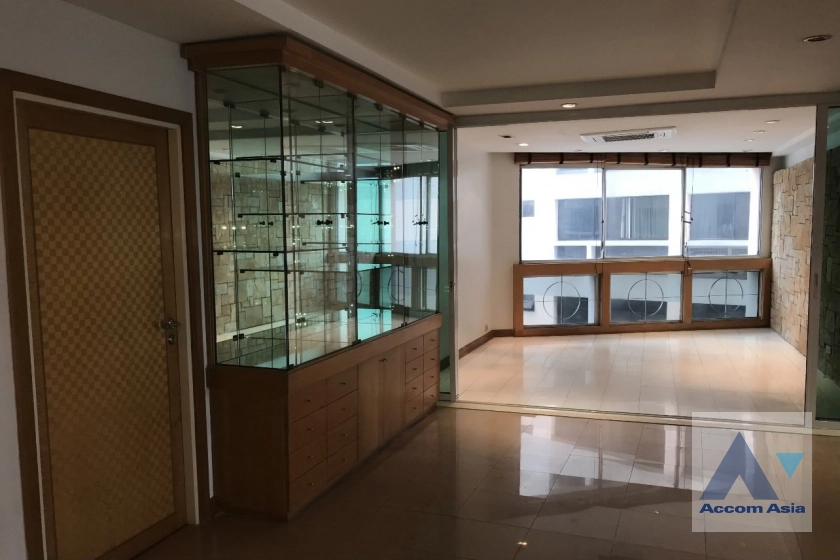  3 Bedrooms  Condominium For Sale in Sukhumvit, Bangkok  near BTS Phrom Phong (AA41349)