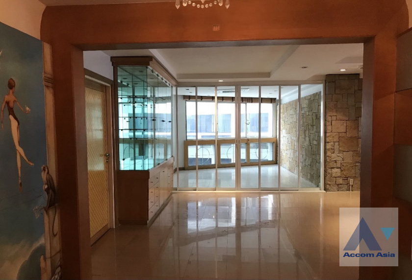  3 Bedrooms  Condominium For Sale in Sukhumvit, Bangkok  near BTS Phrom Phong (AA41349)