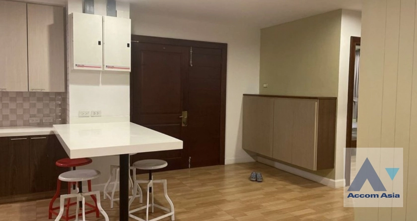  3 Bedrooms  Condominium For Rent in Sukhumvit, Bangkok  near BTS Ekkamai (AA41352)