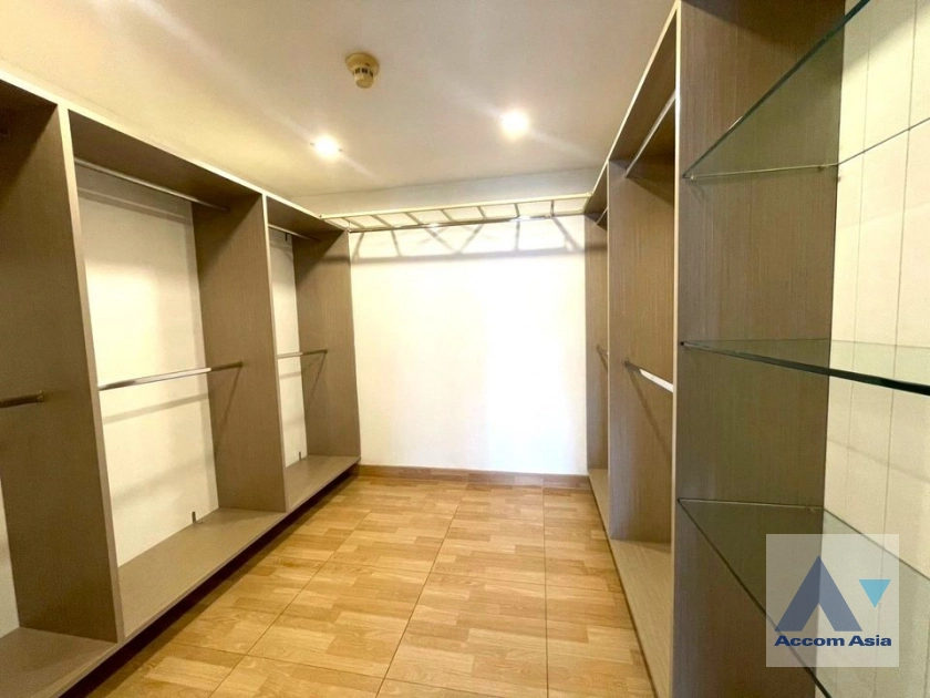 17  3 br Condominium For Rent in Sukhumvit ,Bangkok BTS Ekkamai at Cross Creek AA41352