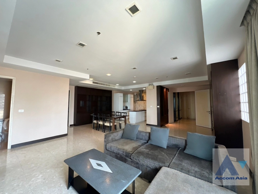  3 Bedrooms  Condominium For Rent in Sukhumvit, Bangkok  near BTS Ekkamai (AA41354)