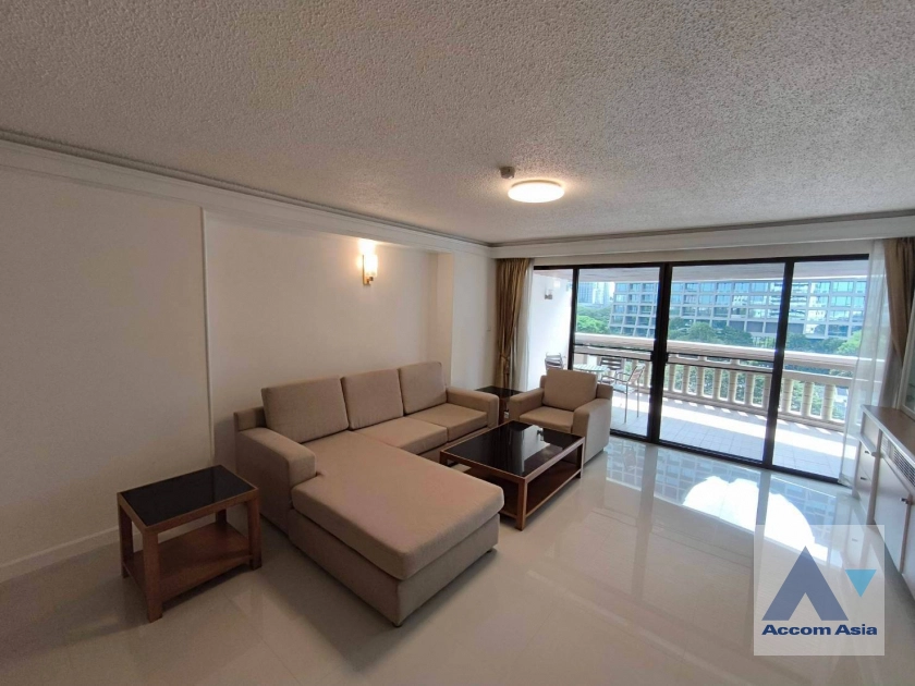  3 Bedrooms  Apartment For Rent in Ploenchit, Bangkok  near BTS Ratchadamri (AA41355)