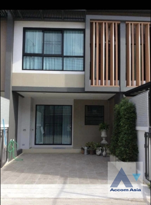  3 Bedrooms  House For Rent in Pattanakarn, Bangkok  (AA41356)