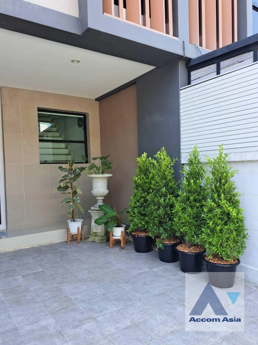 12  3 br House For Rent in Pattanakarn ,Bangkok  at PREMIUM time home AA41356