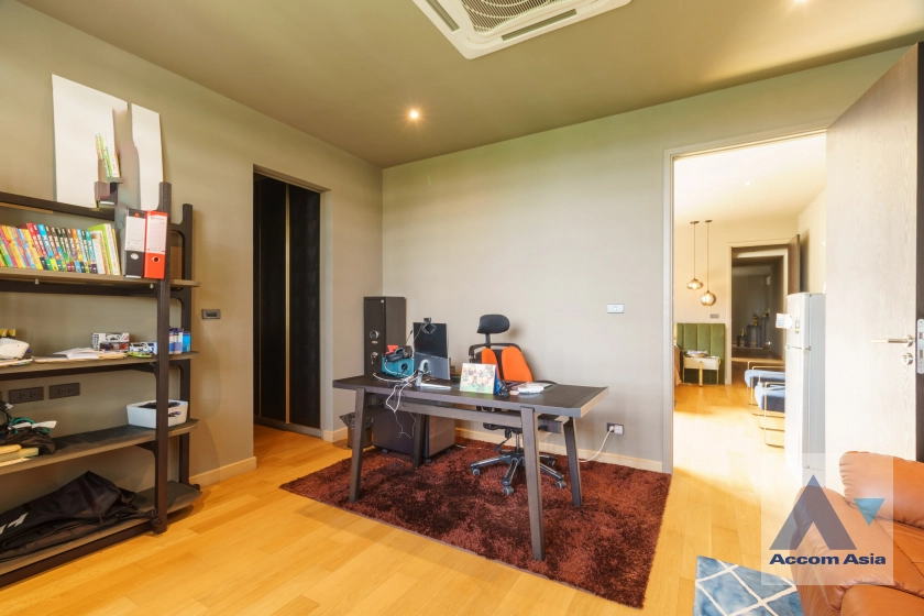 32  4 br House For Rent in lat phrao ,Bangkok MRT Lat Phrao AA41357