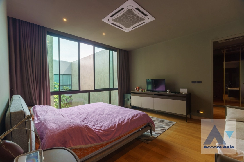 43  4 br House For Rent in lat phrao ,Bangkok MRT Lat Phrao AA41357