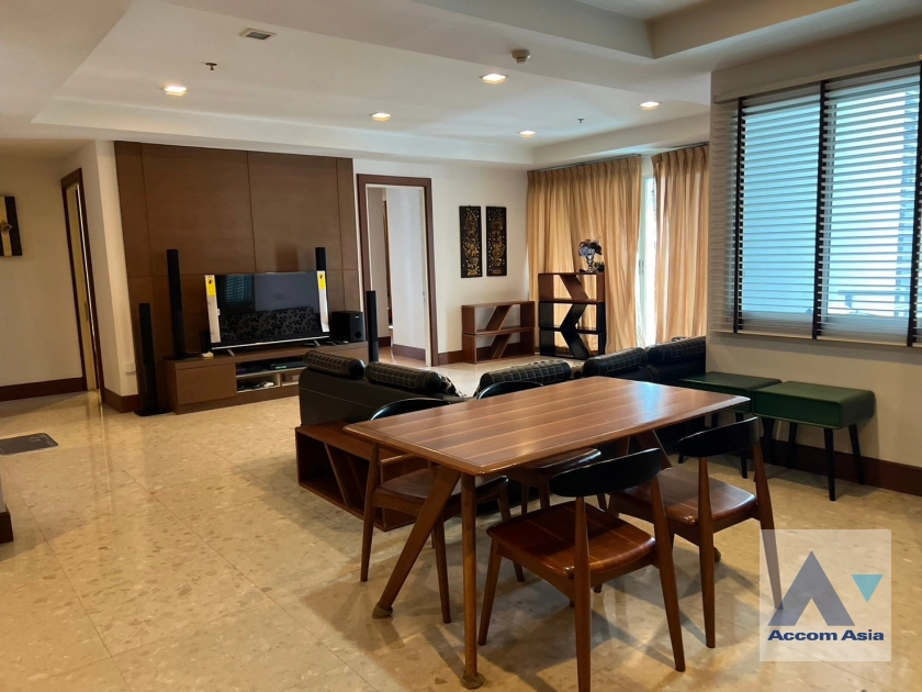  3 Bedrooms  Condominium For Rent in Sukhumvit, Bangkok  near BTS Ekkamai (AA41360)