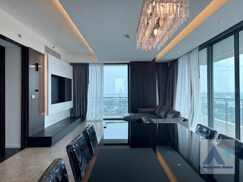 Big Balcony |  3 Bedrooms  Condominium For Rent in Charoenkrung, Bangkok  near BRT Wat Dan (AA41364)