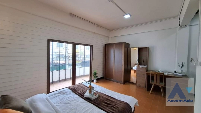 8  4 br Townhouse For Sale in phaholyothin ,Bangkok  AA41365