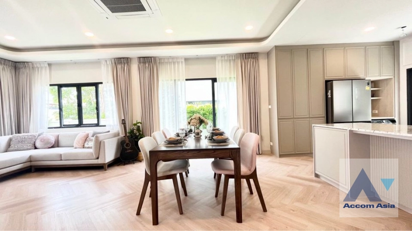  4 Bedrooms  House For Rent in Samutprakan, Samutprakan  (AA41387)