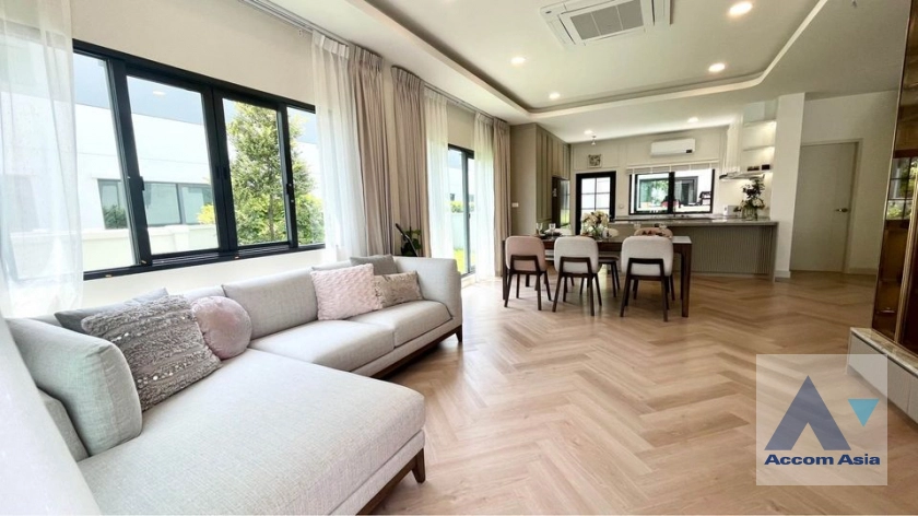  4 Bedrooms  House For Rent in Samutprakan, Samutprakan  (AA41387)