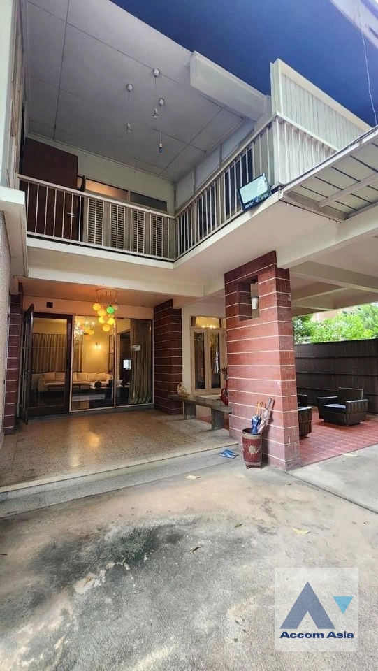 23  2 br House For Rent in phaholyothin ,Bangkok BTS Ari AA41398