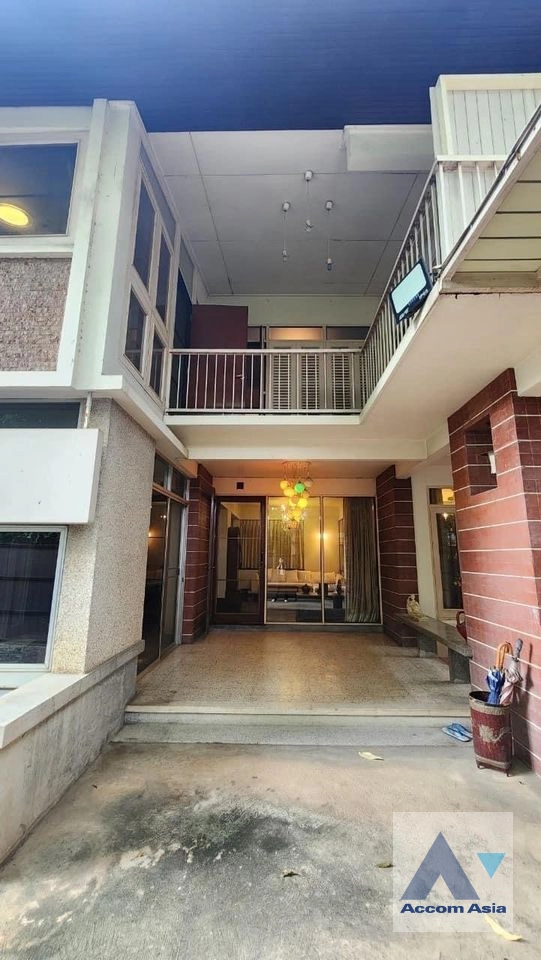 24  2 br House For Rent in phaholyothin ,Bangkok BTS Ari AA41398