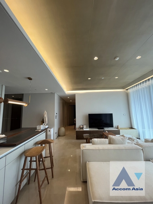  2 Bedrooms  Condominium For Rent in Ploenchit, Bangkok  near BTS Ploenchit - MRT Lumphini (AA41399)